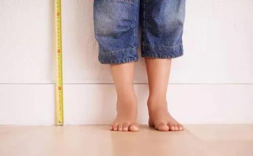 8个征兆说明停止长高，脚的大小不变/体重开始增加都是征兆
