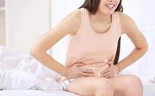 同房5到6天怀孕最明显的征兆，月经推迟和尿频是最好观察的症状