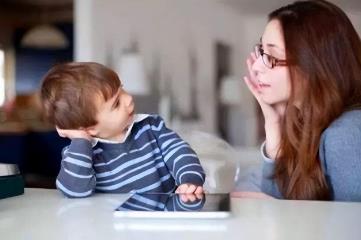 儿子控制不住对妈妈发脾气怎么办，父母可以教孩子怎么正确宣泄脾气