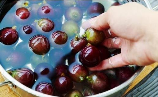 葡萄吃多了会怎么样，过量食用葡萄会引发肥胖(葡萄含糖量高)